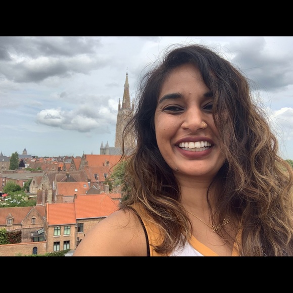 Hi I’m Devina🌺 - Picture 2 of 3